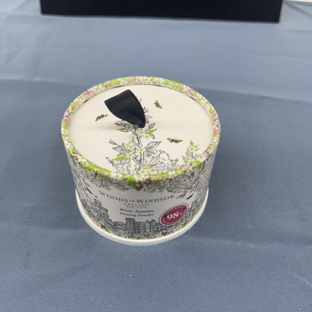 Woods Of Windsor White Jasmine Dusting Powder 3.5 Ounce